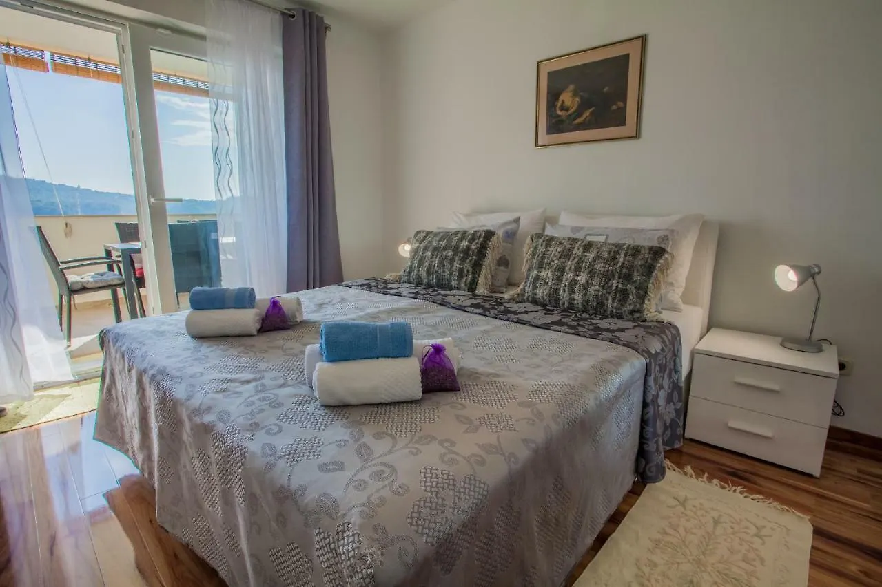 Apartment Sara - Cres 0*,  Croatia